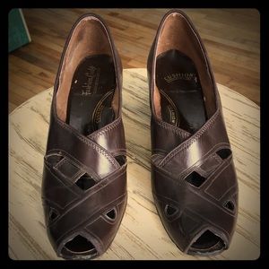 Vintage (1940s) shoes with vintage shoe bag